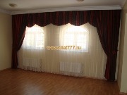 Данная композиция штор подходит для помещения, где не нужно затемнять пространство, она прекрасно пропускает солнечный свет, делает комнату светлой и просторной. 